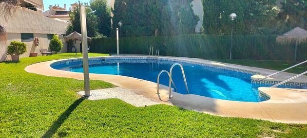 Foto 2 de Pis en venda a Parque de la Paloma de 3 habitacions amb terrassa i piscina