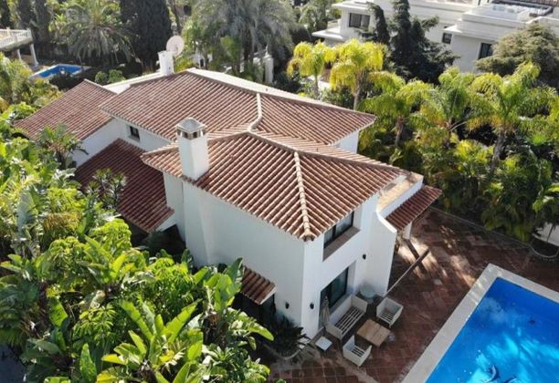 Foto 2 de Xalet en venda a Los Monteros - Bahía de Marbella de 4 habitacions amb terrassa i piscina