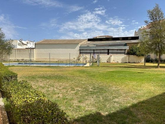 Foto 2 de Dúplex en venta en Campillos de 3 habitaciones con terraza y piscina