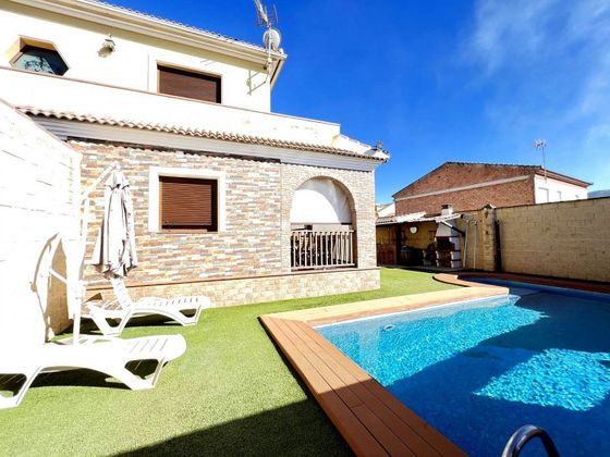Foto 1 de Chalet en venta en Villanueva de Algaidas de 5 habitaciones con terraza y piscina
