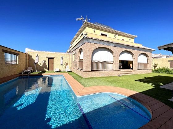 Foto 2 de Xalet en venda a Villanueva de Algaidas de 5 habitacions amb terrassa i piscina