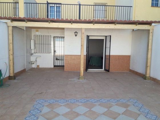 Foto 1 de Xalet en venda a Humilladero de 3 habitacions amb terrassa i garatge