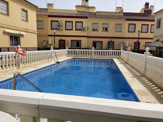 Foto 1 de Venta de casa en Fuente de Piedra de 4 habitaciones con terraza y piscina