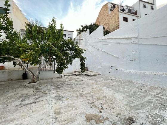 Foto 1 de Casa en venda a Alameda de 6 habitacions amb terrassa i jardí