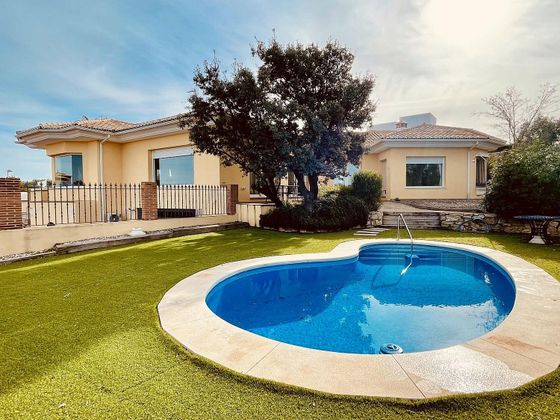Foto 1 de Xalet en venda a Zona Fuentemora de 3 habitacions amb piscina i jardí
