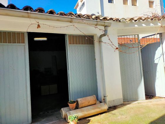 Foto 2 de Casa en venda a calle Remedio de 3 habitacions amb garatge i balcó