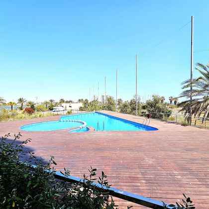 Foto 1 de Pis en venda a urbanización Veneziola Golf de 1 habitació amb terrassa i piscina