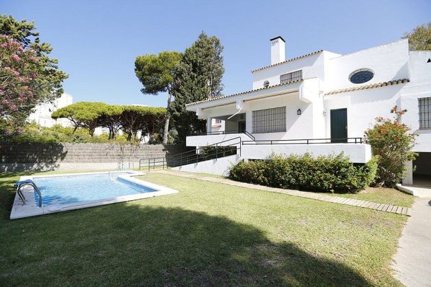 Foto 1 de Xalet en venda a Vistahermosa  - Fuentebravía de 5 habitacions amb terrassa i piscina