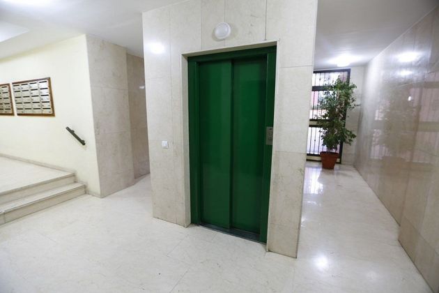 Foto 1 de Piso en alquiler en Parque María Luisa - Huerta de la Salud - Giralda Sur de 5 habitaciones con garaje y aire acondicionado
