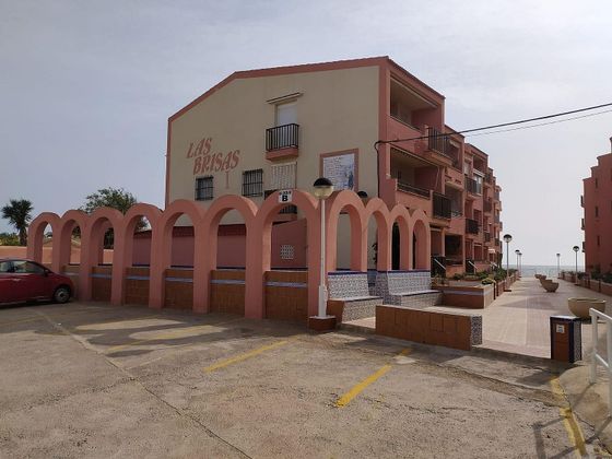 Foto 1 de Piso en venta en Playa de las Gaviotas-El Pedrucho de 2 habitaciones con terraza