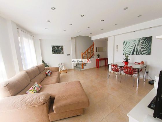 Foto 2 de Casa en venda a Águilas ciudad de 4 habitacions amb terrassa i garatge