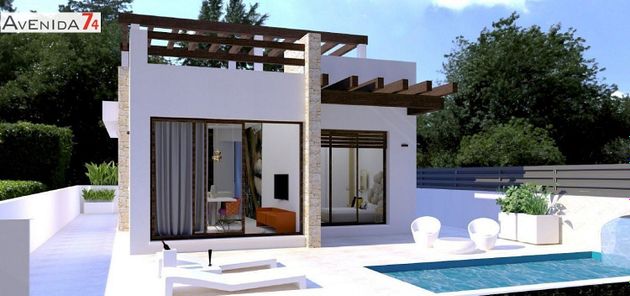 Foto 1 de Venta de chalet en Cala Marqués de 3 habitaciones con terraza y piscina