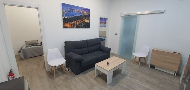 Foto 2 de Piso en venta en calle Perdigueras de 2 habitaciones con muebles y aire acondicionado