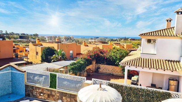 Foto 2 de Xalet en venda a Viña Málaga de 3 habitacions amb terrassa i piscina