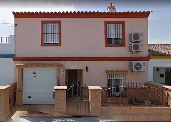 Foto 2 de Venta de casa adosada en calle Guindo de 5 habitaciones con terraza y piscina