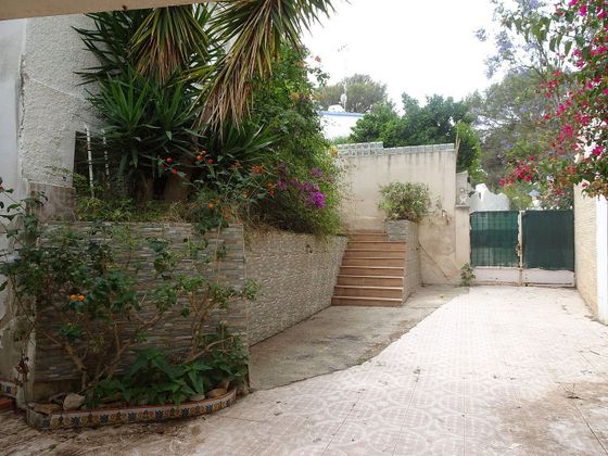 Foto 2 de Xalet en venda a Riba-roja de Túria de 4 habitacions amb terrassa i piscina