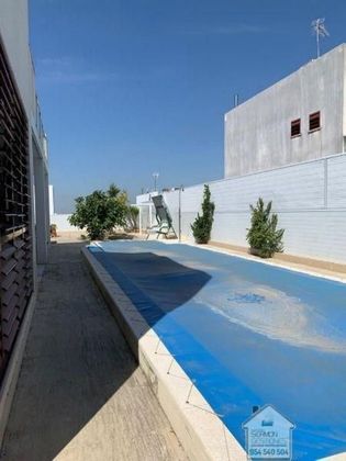 Foto 1 de Chalet en alquiler en La Hacienda - Nueva Andalucía de 6 habitaciones con terraza y piscina