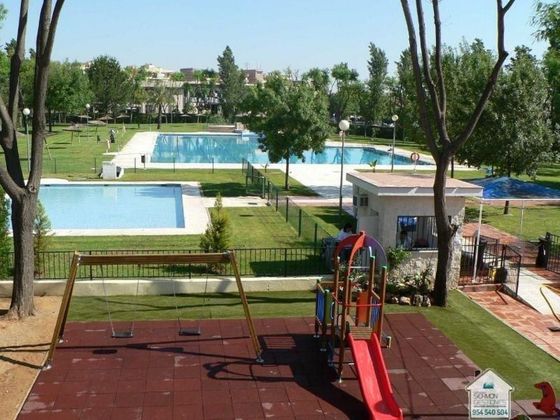 Foto 1 de Piso en venta en Ciudad Expo de 2 habitaciones con terraza y piscina