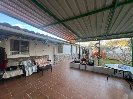 Foto 2 de Casa en venda a Carmona de 16 habitacions amb piscina i jardí