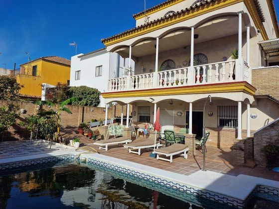 Foto 1 de Casa en venda a Gelves de 8 habitacions amb terrassa i piscina
