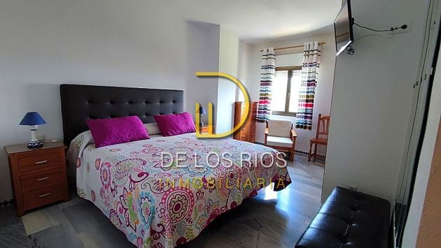Foto 1 de Alquiler de piso en Estepona Oeste - Valle Romano - Bahía Dorada de 2 habitaciones con terraza y piscina