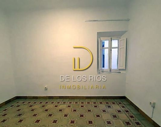 Foto 2 de Piso en alquiler en Centro - Sagrario de 4 habitaciones con terraza y muebles