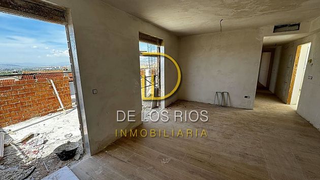Foto 1 de Venta de piso en Zubia (La) de 2 habitaciones con terraza y balcón