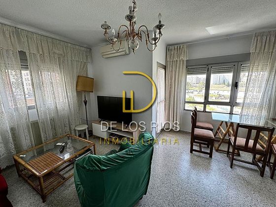 Foto 1 de Pis en lloguer a Camino de Ronda - Rosaleda de 3 habitacions amb terrassa i mobles