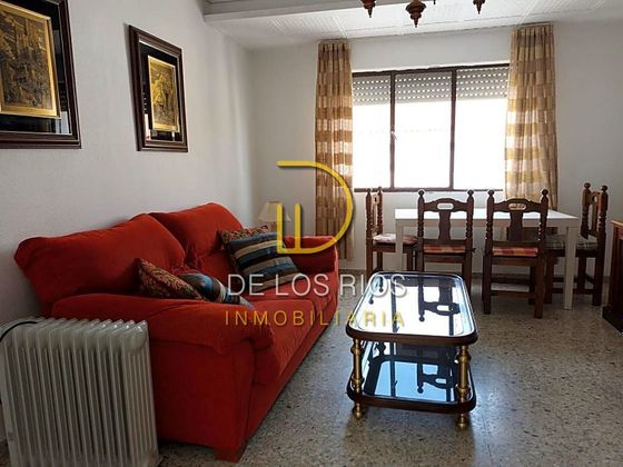 Foto 2 de Pis en lloguer a Centro - Sagrario de 3 habitacions amb mobles i aire acondicionat