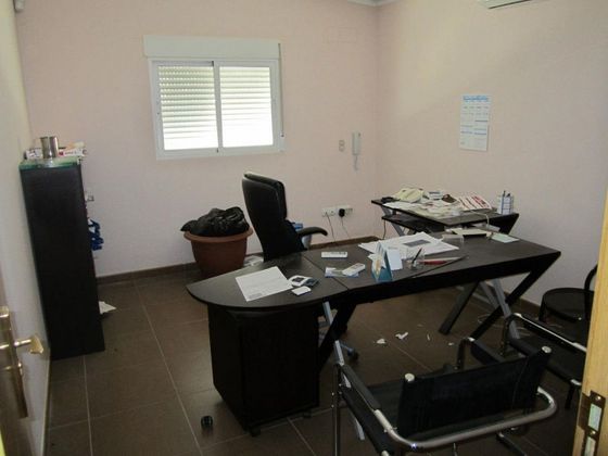 Foto 1 de Oficina en lloguer a Riba-roja de Túria amb aire acondicionat
