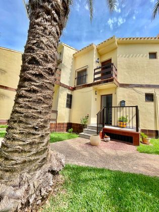 Foto 1 de Casa adossada en venda a polígono Isla del Ciervo de 4 habitacions amb terrassa i jardí