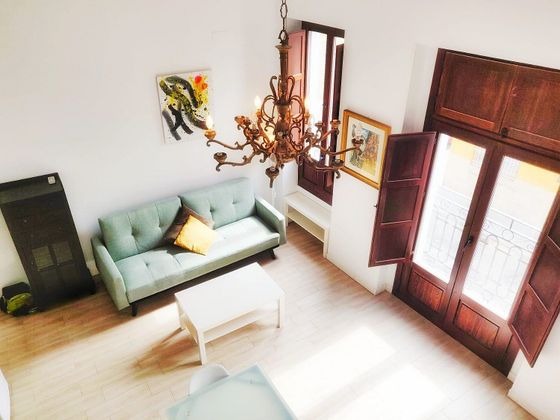 Foto 2 de Alquiler de estudio en calle De Vidal de Cañelles con muebles y balcón