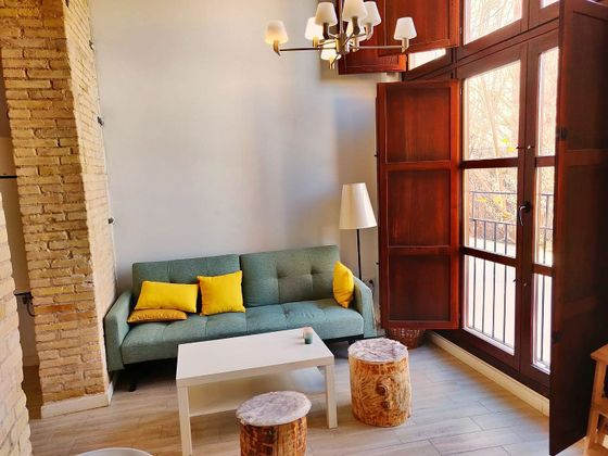 Foto 2 de Estudi en lloguer a calle Vidal de Cañelles amb mobles i aire acondicionat
