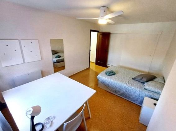 Foto 1 de Alquiler de piso en Ciudad Universitària de 4 habitaciones con terraza y muebles