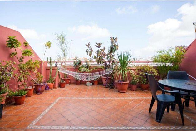 Foto 1 de Ático en alquiler en Els Orriols de 2 habitaciones con terraza y muebles