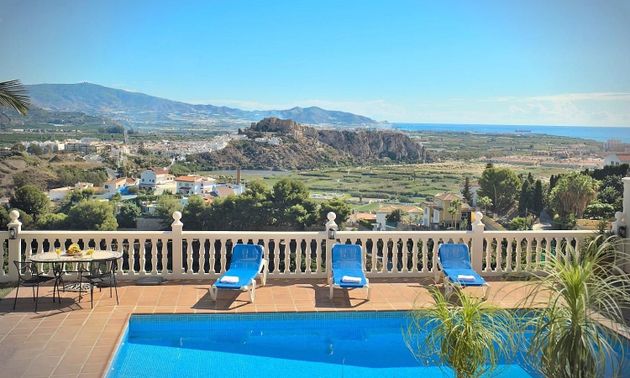 Foto 2 de Chalet en venta en Salobreña de 6 habitaciones con terraza y piscina
