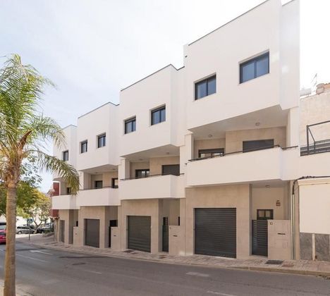 Foto 1 de Venta de casa en calle Ricardo Molina de 3 habitaciones con terraza y piscina