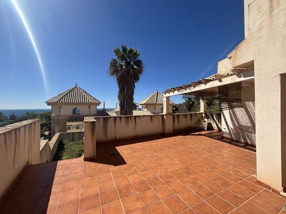 Foto 1 de Casa adosada en venta en calle Olivo de 2 habitaciones con terraza y piscina
