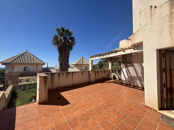 Foto 2 de Casa adossada en venda a calle Olivo de 2 habitacions amb terrassa i piscina