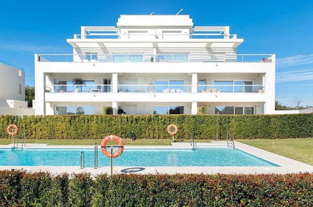 Foto 1 de Pis en venda a Sotogrande Alto de 3 habitacions amb terrassa i piscina