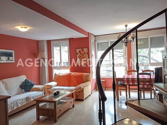 Foto 2 de Dúplex en venda a Montolivet de 4 habitacions amb terrassa i aire acondicionat