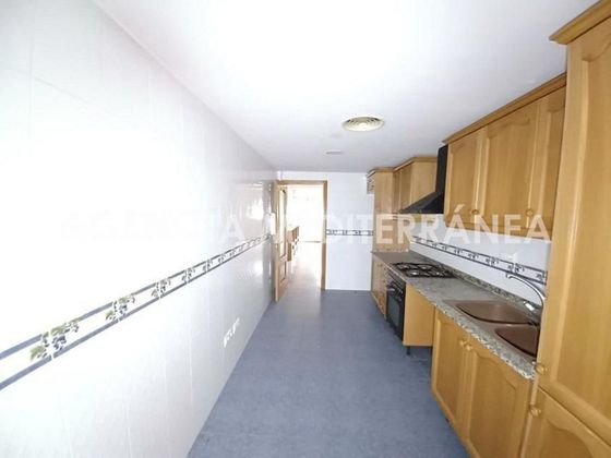 Foto 2 de Pis en venda a Montroy de 4 habitacions amb terrassa i garatge