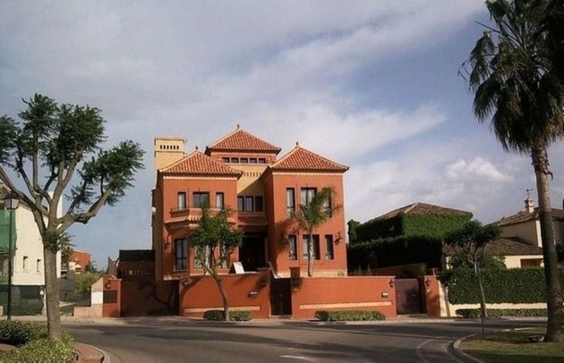 Foto 2 de Xalet en venda a El Zaudín - Club de Golf de 6 habitacions amb terrassa i piscina