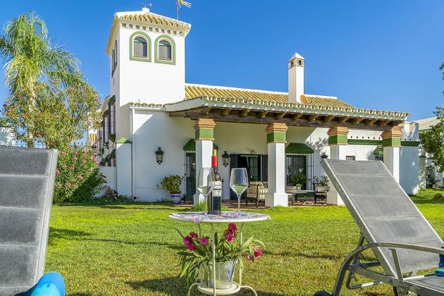 Foto 2 de Casa en venda a Écija de 5 habitacions amb piscina i jardí