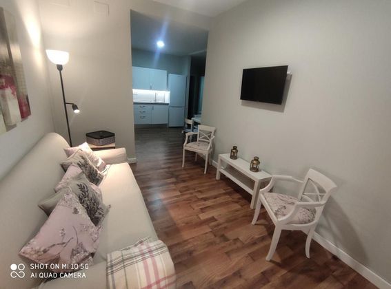 Foto 2 de Pis en lloguer a Triana Casco Antiguo de 2 habitacions amb mobles i aire acondicionat