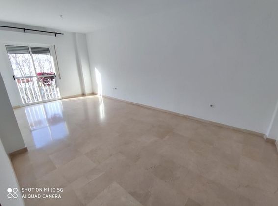 Foto 1 de Alquiler de piso en La Calzada de 2 habitaciones con garaje y aire acondicionado