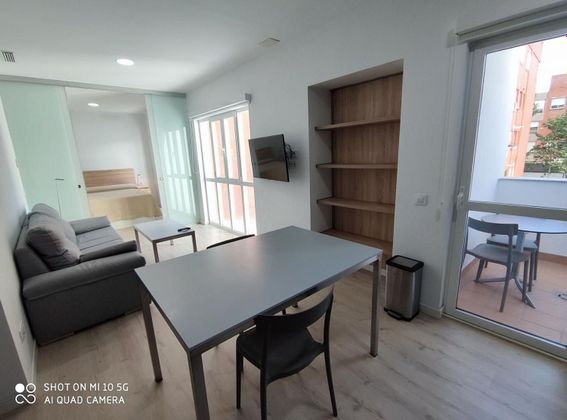 Foto 2 de Piso en alquiler en El Porvenir de 1 habitación con terraza y muebles