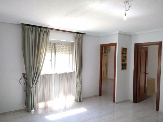 Foto 1 de Ático en venta en Andújar de 4 habitaciones con terraza y aire acondicionado