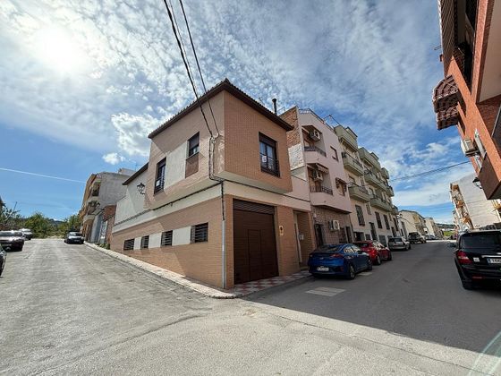 Foto 1 de Venta de casa en Torre del Campo de 3 habitaciones con terraza y garaje