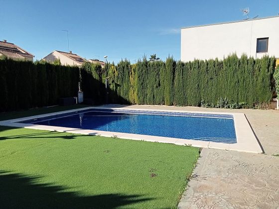 Foto 2 de Venta de casa adosada en El Carme-Sant Agustí-Bonavista de 4 habitaciones con terraza y piscina